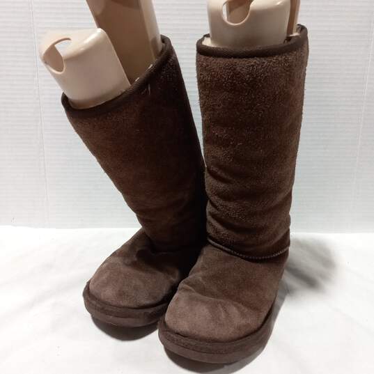 Womens Brown Classic Suede Flat Round Toe Pull On Tall Winter Boots Size 6 image number 1