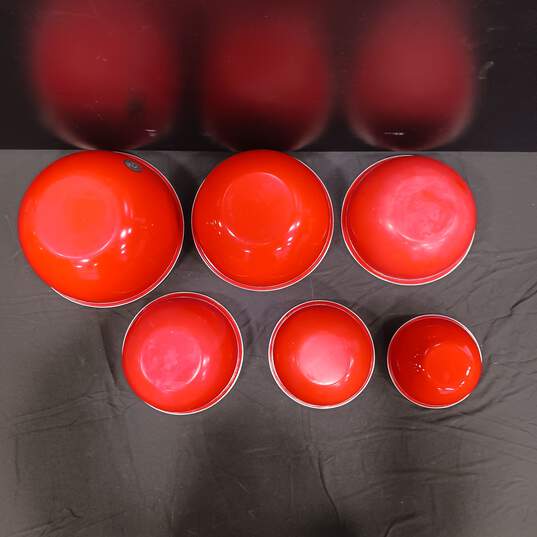 Set of Vintage Red Metal Mixing Bowls image number 3