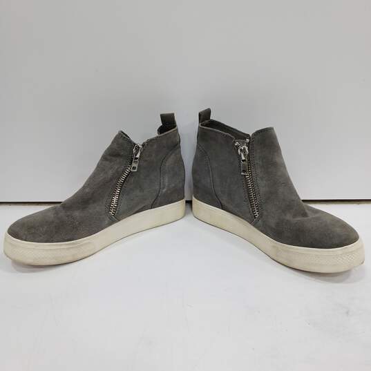 Steve Madden Women's Gray Suede Heeled Sneakers Size 8.5 image number 2