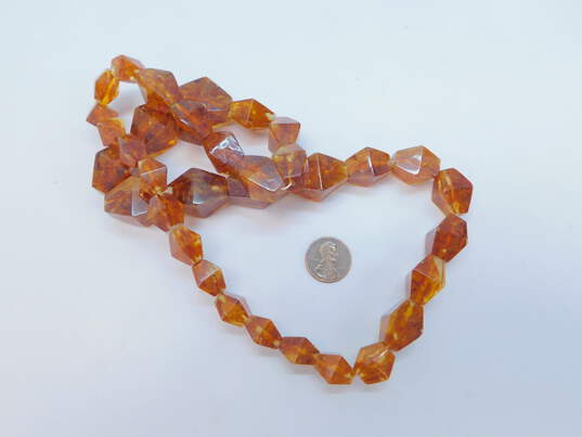 Vintage Amber Chips in Resin Faceted Graduated Beaded Necklace 74.4g image number 5