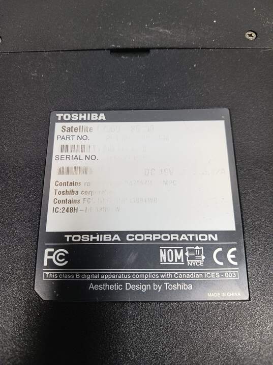 Toshiba Satellite L755D-S1560 AMD Laptop image number 4