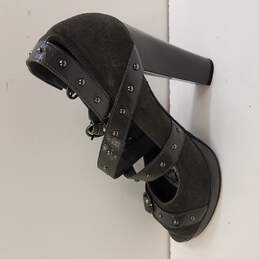 Betseyville Olivet Grey Heels Size 8.5 alternative image
