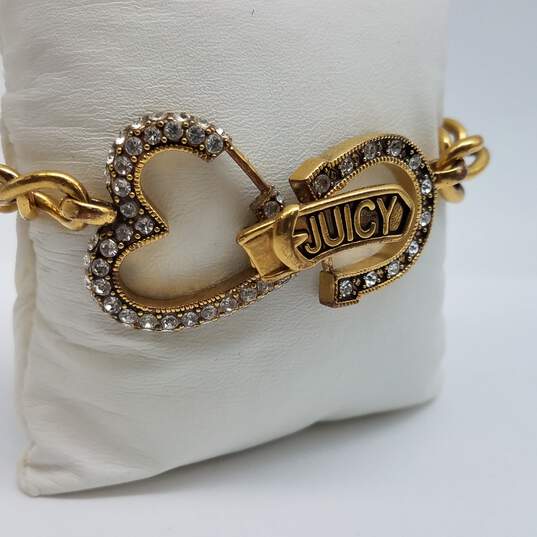 Juicy Couture Gold Tone Crystal Horse Shoe Heart 7 1/2 Inch Bracelet w/Case 28.7g image number 5