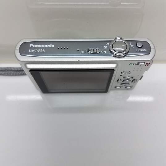 Panasonic Lumix DMC-FS3 8.1MP Compact Digital Camera Silver image number 3