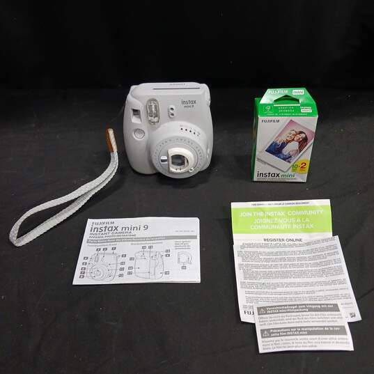 Instax Mini 8 Polaroid Camera image number 1