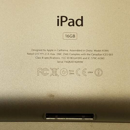 Apple iPad 2 (A1395) - LOCKED - Lot of 3 image number 8