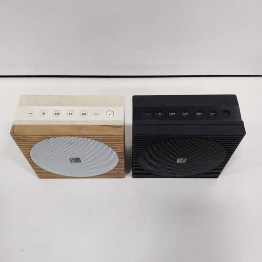 Pair Of Black & White Soundfreaq Sound Spot Speakers image number 2