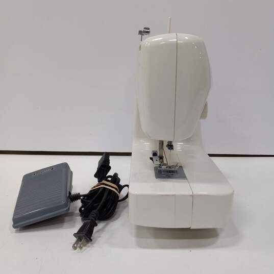Brother Sewing Machine Model LS-2125I w/ Pedal & Travel Bag image number 5
