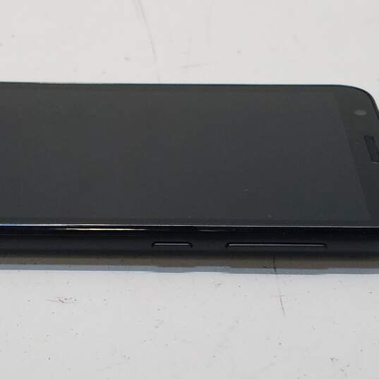 Motorola Moto E6 (16GB) Black image number 3