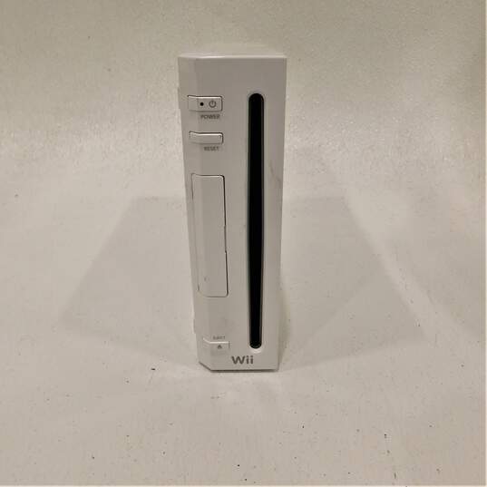Nintendo Wii  w/2 Games and 2 Controllers image number 2