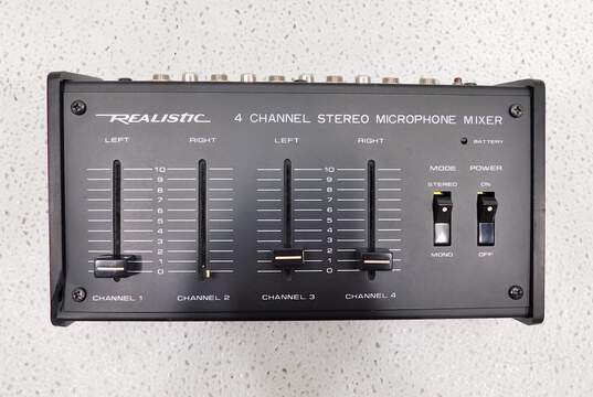 Realistic 4 Channel Stereo Microphone Mixer 32-1105A Battery Operated