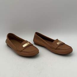 Womens Fredrica Beige Gold Leather Round Toe Slip-On Loafer Flats Size 7.5 alternative image