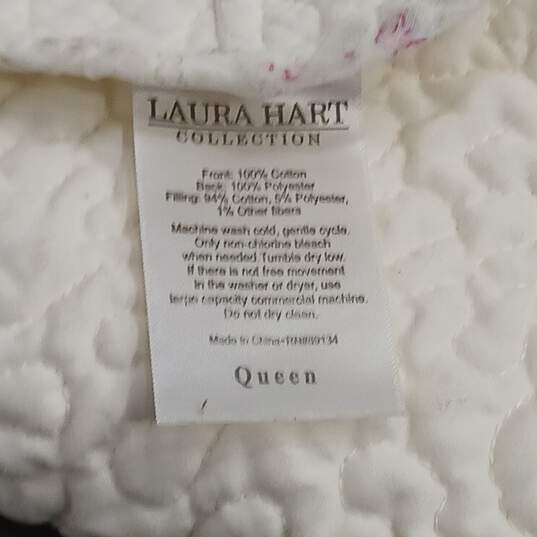 Laura Hart Collection Queen Size Quilt image number 5