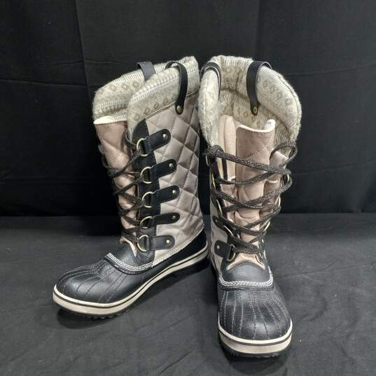 Sorel Tofino Women's White & Black Winter Boots Size 8.5 image number 1