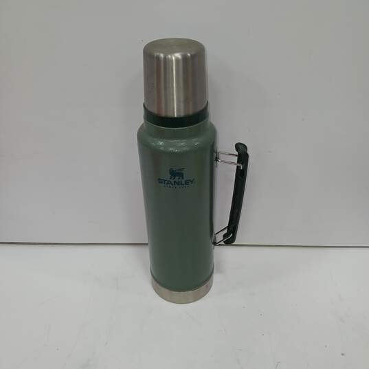 Stanley Classic Textured Green Vacuum Thermos 1.5Qt image number 1