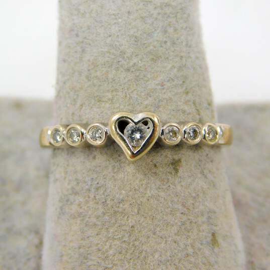 10K White Gold 0.12 CTTW Diamond Heart Ring 2.0g image number 2