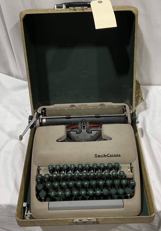 Typewriters image number 1