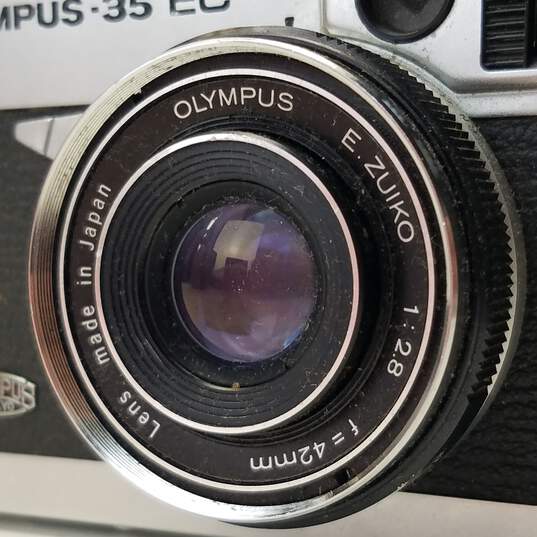 Olympus 35 EC 35mm Viewfinder Camera-FOR PARTS OR REPAIR image number 2