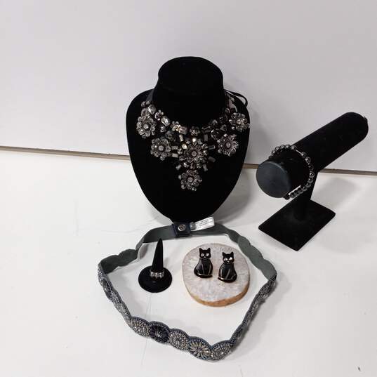 Mysterious Black Fashion Jewelry Assorted 5pc Lot image number 1