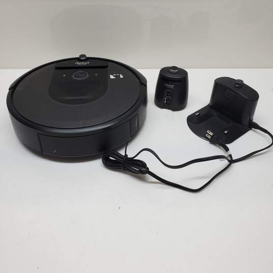 iRobot Roomba i7 Aeroforce Cleaning System Robotic Vacuum Untested image number 1