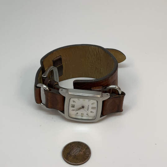 Designer Fossil Silver-Tone Adjustable Leather Strap Analog Wristwatch image number 2