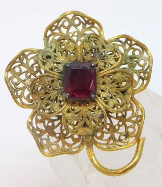 Vintage Ornate Filigree Gold Tone Red Crystal Flower Brooch 15.4g image number 1