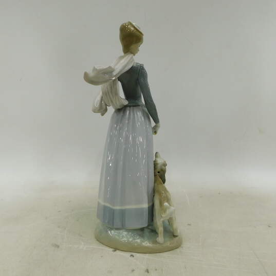 Lladro Lady With Shawl 4914 17 Inch Porcelain Figurine No Umbrella image number 4