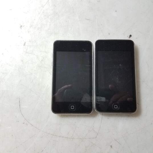 Lot of Two Apple iPod touch 2nd Gen Model A1288 storage 8GB image number 2