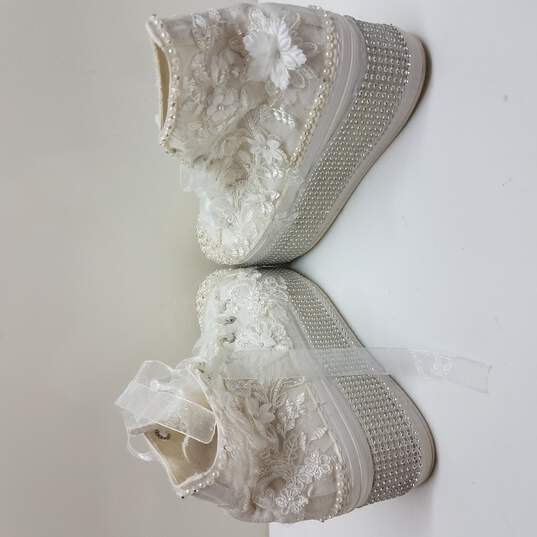 Daruga White Rhinestone Size 40 Platform Shoes image number 2