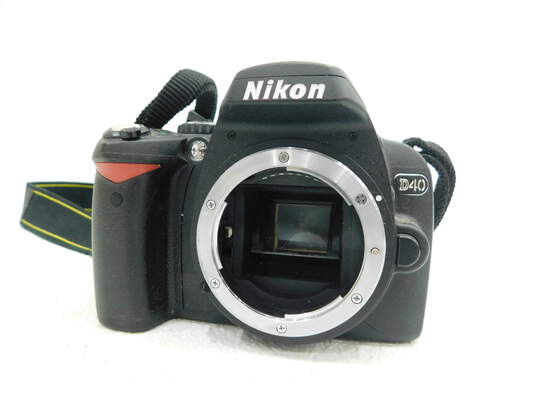 Nikon D40 DSLR Digital Camera Body Tested image number 1