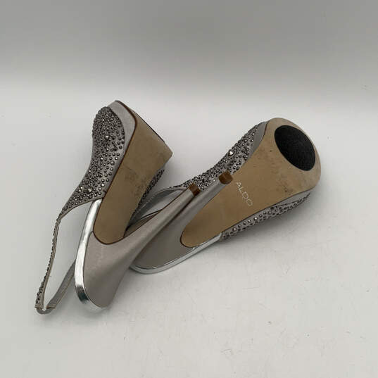 Womens Silver Leather Rhinestone Peep Toe Stiletto Slingback Heels Size 7 image number 5