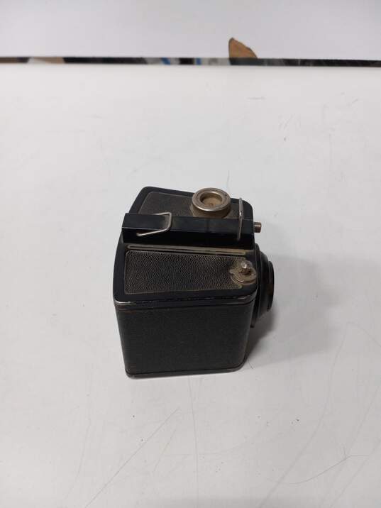 Vintage Kodak Brownie 620 Film Box Camera image number 4