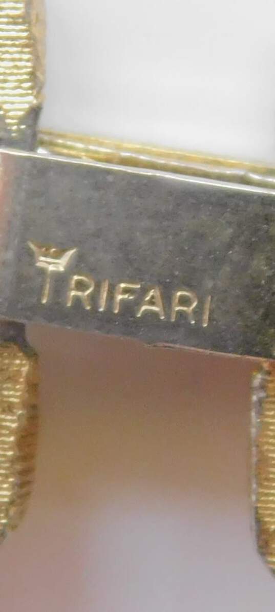 Vintage Trifari Brushed Gold Tone Faux Pearl Bead Necklaces & Leaf Brooch 155.2g image number 6
