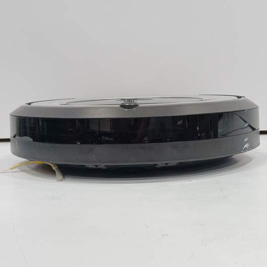 iRobot Roomba 690 Wi-Fi Connected Robotic Vacuum Cleaner image number 5