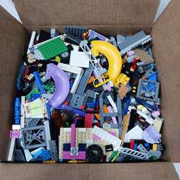 10lbs Of Assorted Lego Parts & Pieces