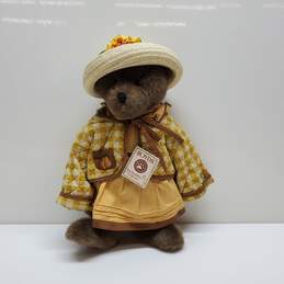 Boyds Bears Lauralee Pearsley Head Bean Collection Best Dressed Series with Hat