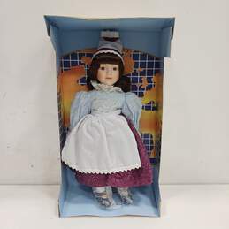 Vintage Dan Dee Dolls of the World Girl Porcelain Doll IOB alternative image