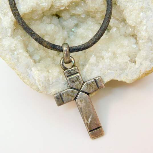 James Avery Designer 925 Plain Latin Cross Pendant On Leather Necklace 6.2g image number 1