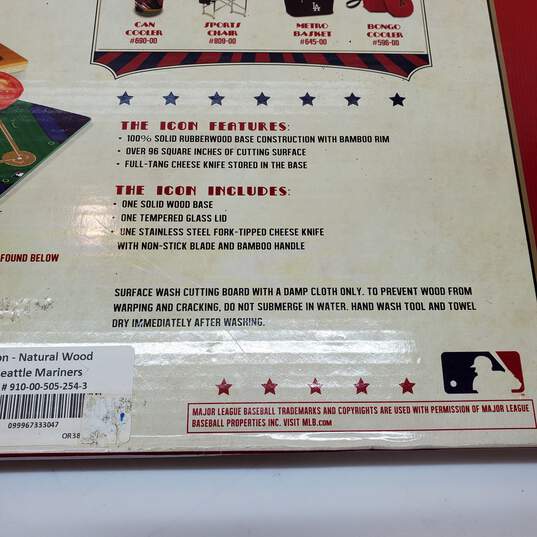 MLB Icon Seattle Mariners Glass Top Cutting Board image number 3