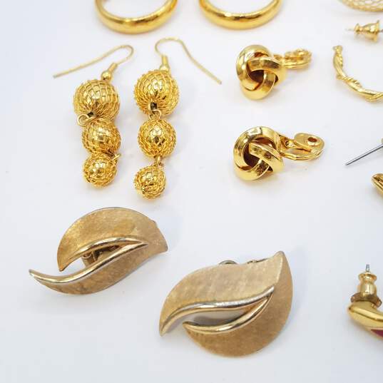 Unique Design Gold Tone Fashion Clip and Pin Earrings Bundle image number 6