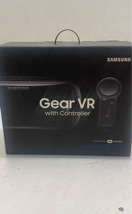 Samsung Gear VR SM-R325 with Controller Powered by Oculus