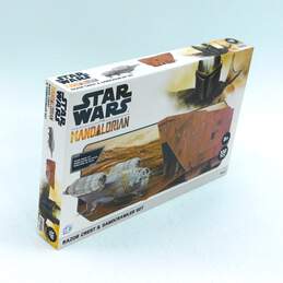 Sealed Disney Star Wars The Mandalorian Paper Model Kit Razor Crest & Sandcrawler Set
