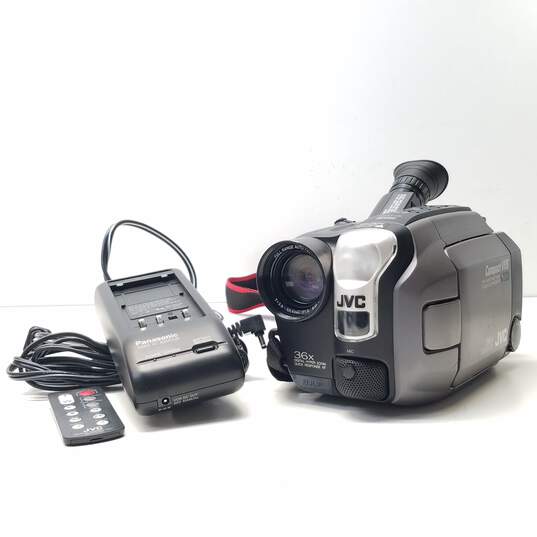 JVC GR-AXM50U VHS-C Camcorder image number 1
