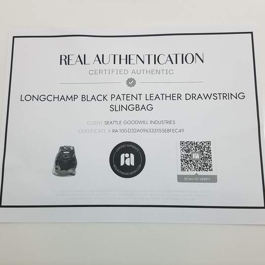 AUTHENTICATED Longchamp Black Patent Leather Drawstring Slingbag image number 5