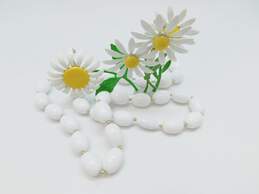 Vintage Yellow & White Mod Flower Brooches & Necklace 65.3g