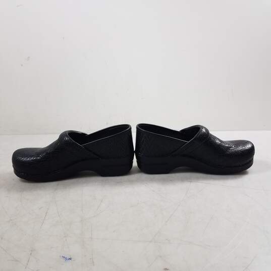 Dansko Black Leather Clogs Women's Size 40 image number 3