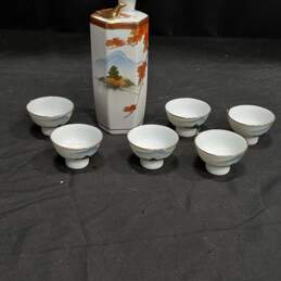 Set of 7 Kutani Maple Leaf Print Sake Decanter & Cups alternative image