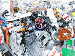 5.6 LBS LEGO Star Wars Bulk Box alternative image