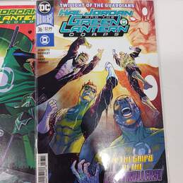 Bundle Of 9 Assorted DC & Marvel Comic Books alternative image