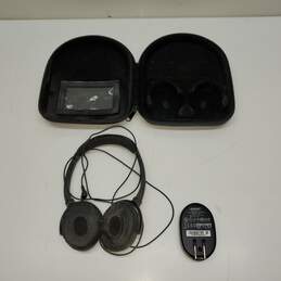 Untested Bose Quiet Comfort 3 Over the Ear Headphones P/R alternative image